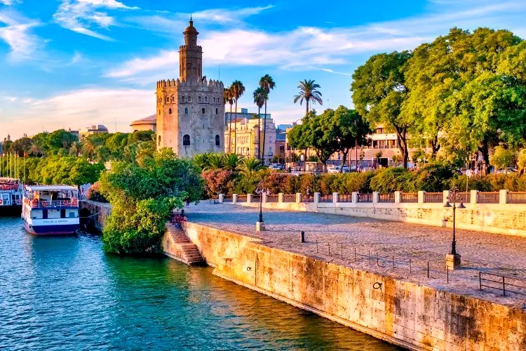 The Torre del Oro on the banks of the Guadalquivir in Seville